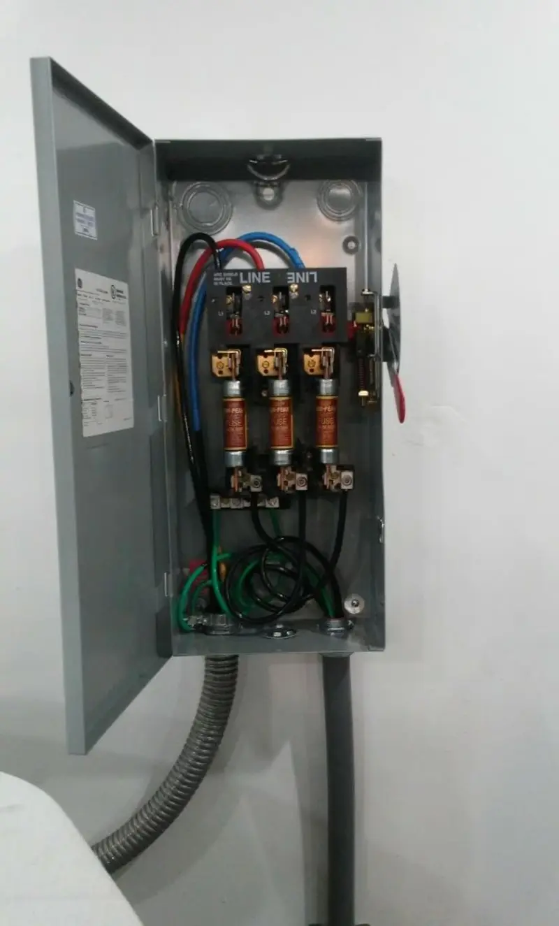 Three-phase disconnect switch installed for Smoke Detector Installation in Ilchester